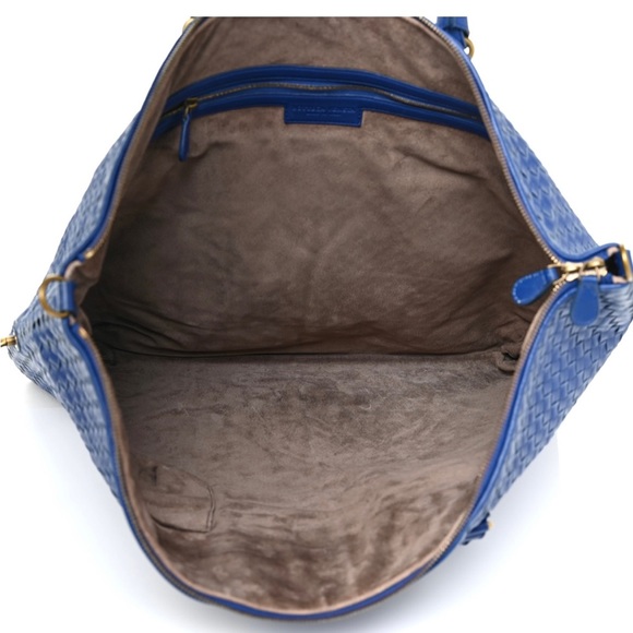 Bottega veneta Intrecciato convertible tote in cobalt blue - Picture 4 of 10